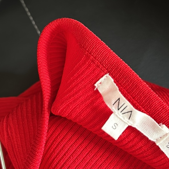 NIA Red Ribbed Skirt/Top Set Small - Picture 16 of 16